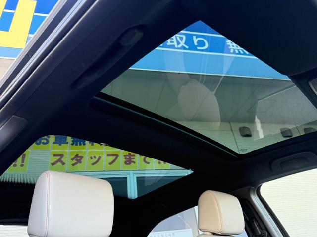 ヴェゼル ｅ：ＨＥＶ　ＰＬａＹ　禁煙１オーナー車　ガラスルーフ　メーカー９型ナビ　全方位カメラ　ＥＴＣ２．０　電動リヤゲート　ホンダセンシング　ＢＳＭ　ＢＴオーディオ　フルセグ　シート＆ステアリングヒーター　前後ドラレコ　純正アルミ（9枚目）