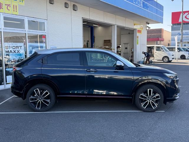 ヴェゼル ｅ：ＨＥＶ　ＰＬａＹ　禁煙１オーナー車　ガラスルーフ　メーカー９型ナビ　全方位カメラ　ＥＴＣ２．０　電動リヤゲート　ホンダセンシング　ＢＳＭ　ＢＴオーディオ　フルセグ　シート＆ステアリングヒーター　前後ドラレコ　純正アルミ（21枚目）