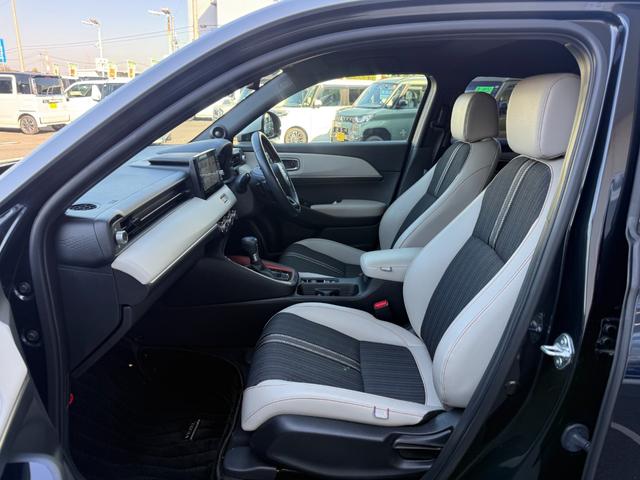 ヴェゼル ｅ：ＨＥＶ　ＰＬａＹ　禁煙１オーナー車　ガラスルーフ　メーカー９型ナビ　全方位カメラ　ＥＴＣ２．０　電動リヤゲート　ホンダセンシング　ＢＳＭ　ＢＴオーディオ　フルセグ　シート＆ステアリングヒーター　前後ドラレコ　純正アルミ（26枚目）