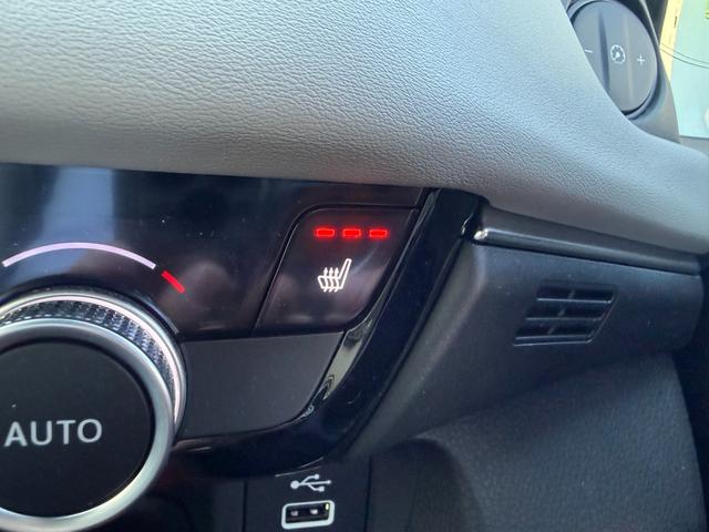 ヴェゼル ｅ：ＨＥＶ　ＰＬａＹ　禁煙１オーナー車　ガラスルーフ　メーカー９型ナビ　全方位カメラ　ＥＴＣ２．０　電動リヤゲート　ホンダセンシング　ＢＳＭ　ＢＴオーディオ　フルセグ　シート＆ステアリングヒーター　前後ドラレコ　純正アルミ（40枚目）