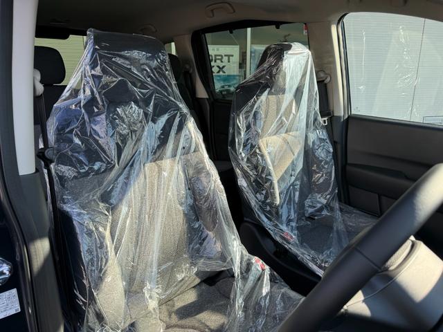 フリード ｅ：ＨＥＶエアー　ＥＸ　登録済未使用車　全方位カメラ　純正１１．４型ナビ　ＥＴＣ２．０　ＢＳＩ・後退出庫サポート　アダプティブドライビングビーム　両側電動スライド　シートヒーター　リアクーラー　パーキングセンサー　専用アルミ（15枚目）