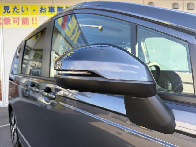 フリード ｅ：ＨＥＶエアー　ＥＸ　登録済未使用車　全方位カメラ　純正１１．４型ナビ　ＥＴＣ２．０　ＢＳＩ・後退出庫サポート　アダプティブドライビングビーム　両側電動スライド　シートヒーター　リアクーラー　パーキングセンサー　専用アルミ（48枚目）