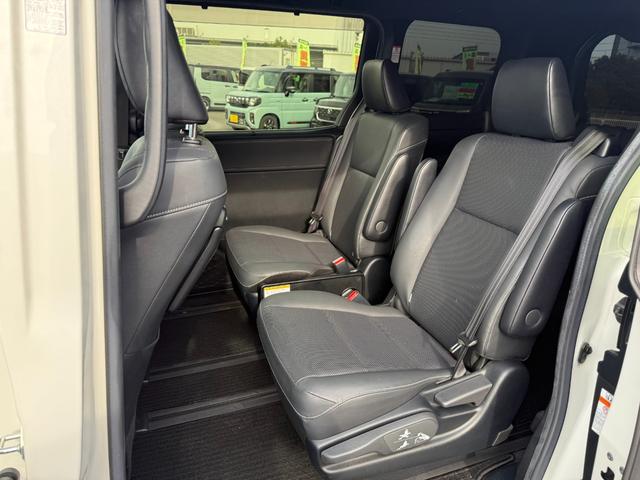 エスクァイア Ｇｉ　禁煙１オーナー　モデリスタフルエアロ　黒革シート　９型ＳＤナビ　後席モニター　両側電動スライド　バックカメラ　ＥＴＣ　衝突軽減装置　車線逸脱警報　Ｂｌｕｅｔｏｏｔｈオーディオ　フルセグＴＶ　ＤＶＤ再生（27枚目）