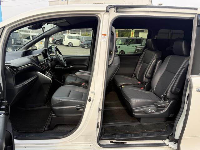 エスクァイア Ｇｉ　禁煙１オーナー　モデリスタフルエアロ　黒革シート　９型ＳＤナビ　後席モニター　両側電動スライド　バックカメラ　ＥＴＣ　衝突軽減装置　車線逸脱警報　Ｂｌｕｅｔｏｏｔｈオーディオ　フルセグＴＶ　ＤＶＤ再生（28枚目）