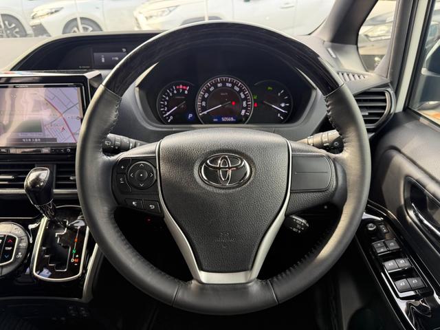 エスクァイア Ｇｉ　禁煙１オーナー　モデリスタフルエアロ　黒革シート　９型ＳＤナビ　後席モニター　両側電動スライド　バックカメラ　ＥＴＣ　衝突軽減装置　車線逸脱警報　Ｂｌｕｅｔｏｏｔｈオーディオ　フルセグＴＶ　ＤＶＤ再生（32枚目）