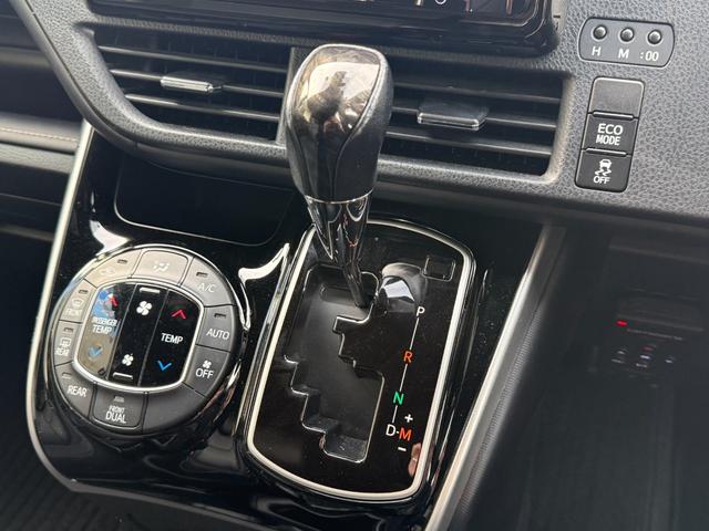 エスクァイア Ｇｉ　禁煙１オーナー　モデリスタフルエアロ　黒革シート　９型ＳＤナビ　後席モニター　両側電動スライド　バックカメラ　ＥＴＣ　衝突軽減装置　車線逸脱警報　Ｂｌｕｅｔｏｏｔｈオーディオ　フルセグＴＶ　ＤＶＤ再生（37枚目）