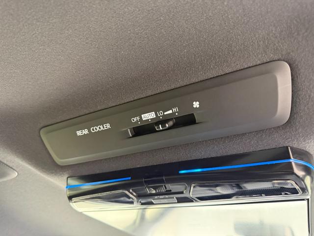 エスクァイア Ｇｉ　禁煙１オーナー　モデリスタフルエアロ　黒革シート　９型ＳＤナビ　後席モニター　両側電動スライド　バックカメラ　ＥＴＣ　衝突軽減装置　車線逸脱警報　Ｂｌｕｅｔｏｏｔｈオーディオ　フルセグＴＶ　ＤＶＤ再生（44枚目）