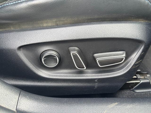 プリウス Aプレミアム ツーリングセレクション 禁煙1オーナー 純正9型SDナビ 黒革電動シート バックカメラ ETC2.0 衝突軽減装置 車線逸脱警報 BSM Bluetoothオーディオ フルセグTV 追従クルコン 100V電源 シートヒーター(9枚目)