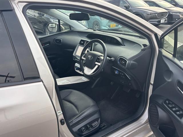 プリウス Aプレミアム ツーリングセレクション 禁煙1オーナー 純正9型SDナビ 黒革電動シート バックカメラ ETC2.0 衝突軽減装置 車線逸脱警報 BSM Bluetoothオーディオ フルセグTV 追従クルコン 100V電源 シートヒーター(12枚目)