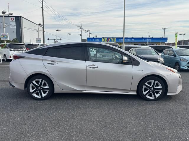 プリウス Aプレミアム ツーリングセレクション 禁煙1オーナー 純正9型SDナビ 黒革電動シート バックカメラ ETC2.0 衝突軽減装置 車線逸脱警報 BSM Bluetoothオーディオ フルセグTV 追従クルコン 100V電源 シートヒーター(19枚目)