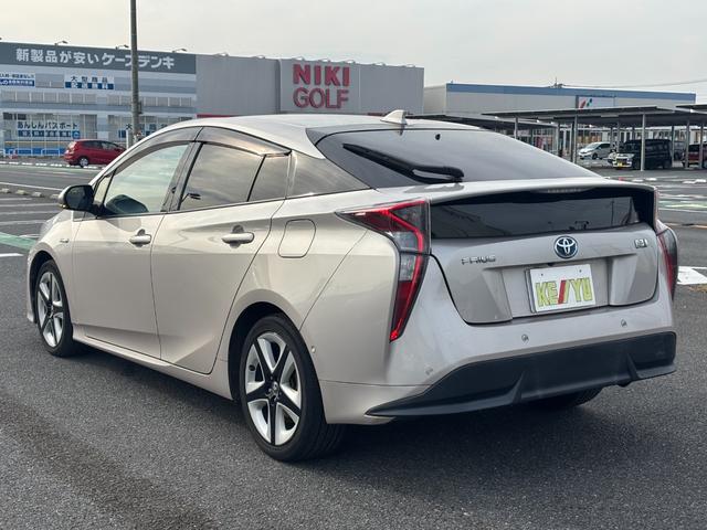 プリウス Aプレミアム ツーリングセレクション 禁煙1オーナー 純正9型SDナビ 黒革電動シート バックカメラ ETC2.0 衝突軽減装置 車線逸脱警報 BSM Bluetoothオーディオ フルセグTV 追従クルコン 100V電源 シートヒーター(24枚目)