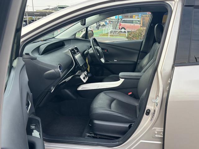 プリウス Aプレミアム ツーリングセレクション 禁煙1オーナー 純正9型SDナビ 黒革電動シート バックカメラ ETC2.0 衝突軽減装置 車線逸脱警報 BSM Bluetoothオーディオ フルセグTV 追従クルコン 100V電源 シートヒーター(26枚目)