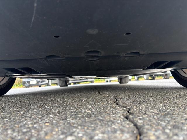 プリウス Aプレミアム ツーリングセレクション 禁煙1オーナー 純正9型SDナビ 黒革電動シート バックカメラ ETC2.0 衝突軽減装置 車線逸脱警報 BSM Bluetoothオーディオ フルセグTV 追従クルコン 100V電源 シートヒーター(46枚目)