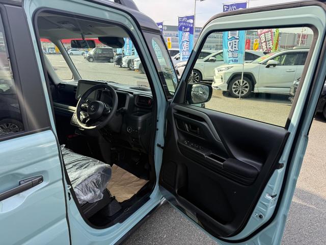 スペーシアギア ハイブリッドＸＺ　ターボ　届出済未使用車　メーカー９型メモリーナビ　全方位カメラ　両側電動スライド　マルチユースフラップ　衝突軽減装置　車線逸脱警報　コーナーセンサー　Ｂｌｕｅｔｏｏｔｈオーディオ　シート＆ステアリングヒーター（14枚目）