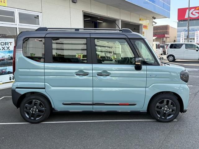 スペーシアギア ハイブリッドＸＺ　ターボ　届出済未使用車　メーカー９型メモリーナビ　全方位カメラ　両側電動スライド　マルチユースフラップ　衝突軽減装置　車線逸脱警報　コーナーセンサー　Ｂｌｕｅｔｏｏｔｈオーディオ　シート＆ステアリングヒーター（21枚目）