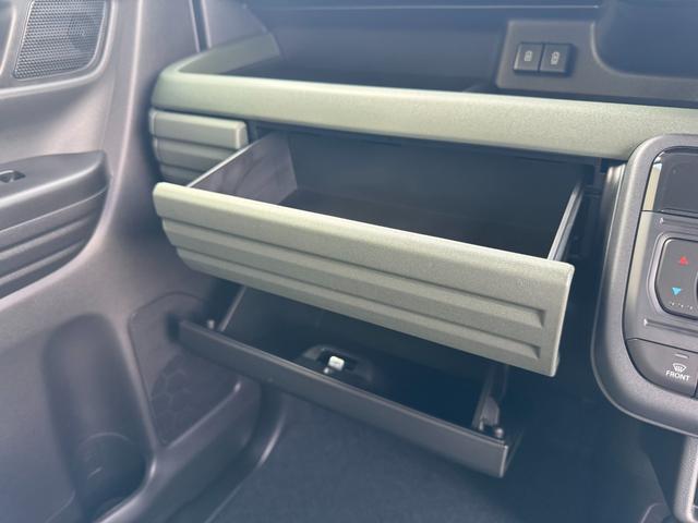 スペーシアギア ハイブリッドＸＺ　ターボ　届出済未使用車　メーカー９型メモリーナビ　全方位カメラ　両側電動スライド　マルチユースフラップ　衝突軽減装置　車線逸脱警報　コーナーセンサー　Ｂｌｕｅｔｏｏｔｈオーディオ　シート＆ステアリングヒーター（42枚目）