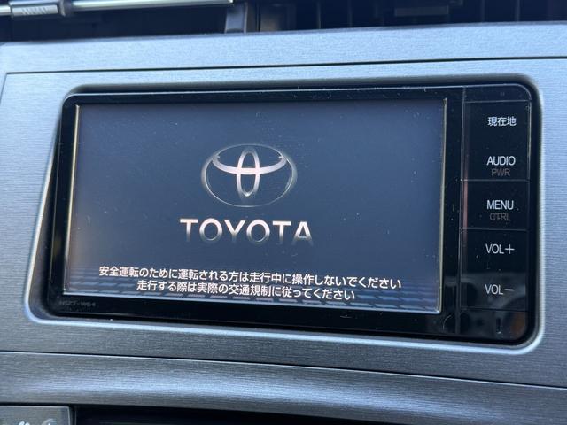 プリウス Ｓ　禁煙車　純正ＳＤナビ　バックカメラ　ＥＴＣ　Ｂｌｕｅｔｏｏｔｈオーディオ　フルセグＴＶ　ＣＤ　ＤＶＤ　ＨＩＤライト　フォグ　オートライト　プッシュスタート　スマートキー　ステリモ　純正１５インチアルミ（7枚目）