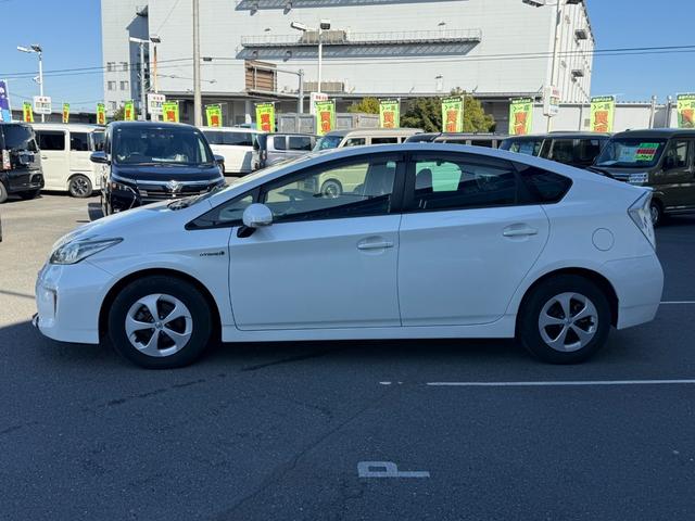 プリウス Ｓ　禁煙車　純正ＳＤナビ　バックカメラ　ＥＴＣ　Ｂｌｕｅｔｏｏｔｈオーディオ　フルセグＴＶ　ＣＤ　ＤＶＤ　ＨＩＤライト　フォグ　オートライト　プッシュスタート　スマートキー　ステリモ　純正１５インチアルミ（18枚目）