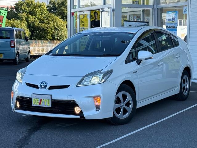 プリウス Ｓ　禁煙車　純正ＳＤナビ　バックカメラ　ＥＴＣ　Ｂｌｕｅｔｏｏｔｈオーディオ　フルセグＴＶ　ＣＤ　ＤＶＤ　ＨＩＤライト　フォグ　オートライト　プッシュスタート　スマートキー　ステリモ　純正１５インチアルミ（20枚目）