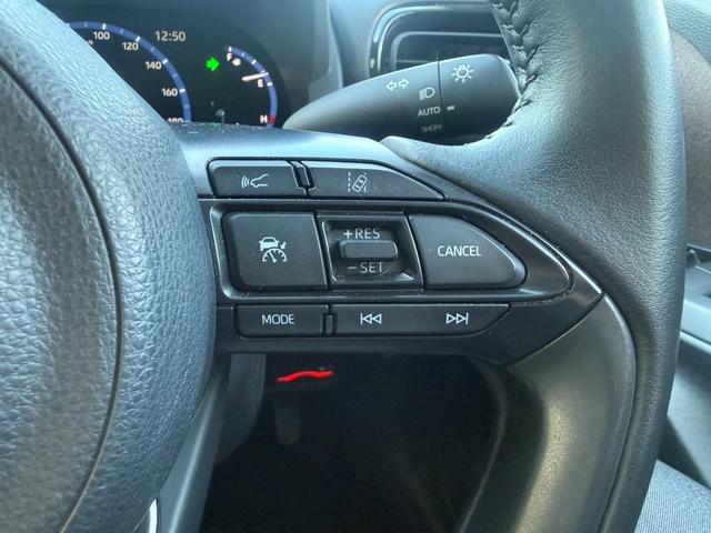 ヤリスクロス ハイブリッドZ 禁煙車 純正9インチディスプレイオーディオ 全方位カメラ ETC2.0 衝突軽減装置 車線逸脱警報 コーナーセンサー Bluetoothオーディオ 電動ハーフレザー シートヒーター LEDヘッドライト(9枚目)