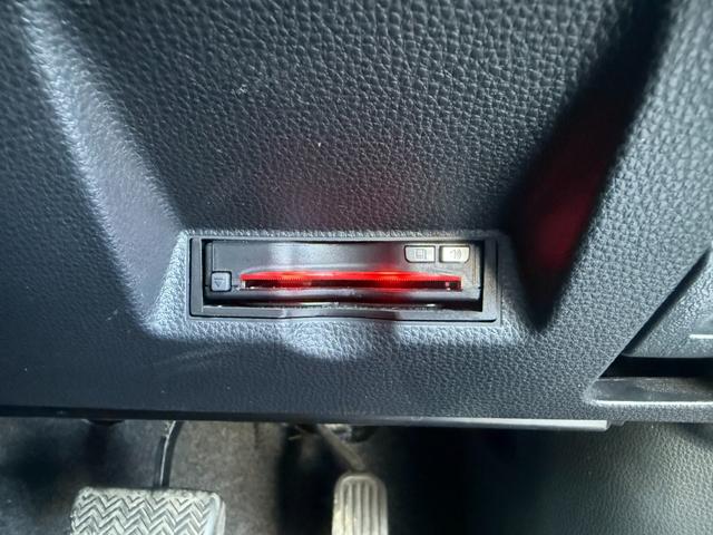 ヤリスクロス ハイブリッドZ 禁煙車 純正9インチディスプレイオーディオ 全方位カメラ ETC2.0 衝突軽減装置 車線逸脱警報 コーナーセンサー Bluetoothオーディオ 電動ハーフレザー シートヒーター LEDヘッドライト(10枚目)