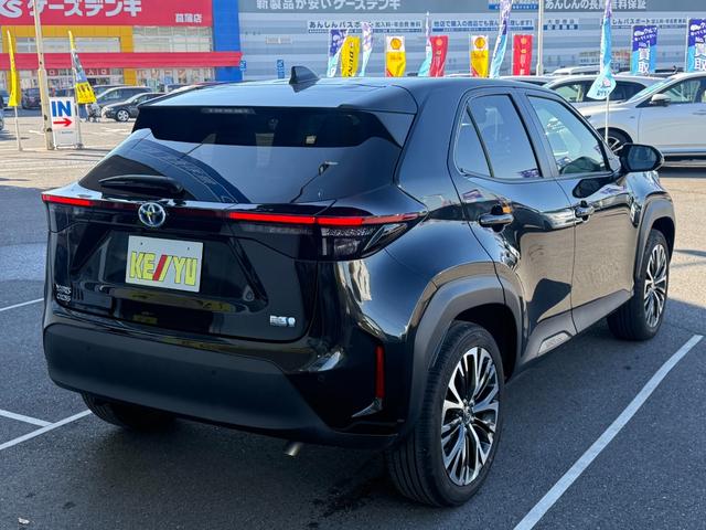 ヤリスクロス ハイブリッドZ 禁煙車 純正9インチディスプレイオーディオ 全方位カメラ ETC2.0 衝突軽減装置 車線逸脱警報 コーナーセンサー Bluetoothオーディオ 電動ハーフレザー シートヒーター LEDヘッドライト(25枚目)
