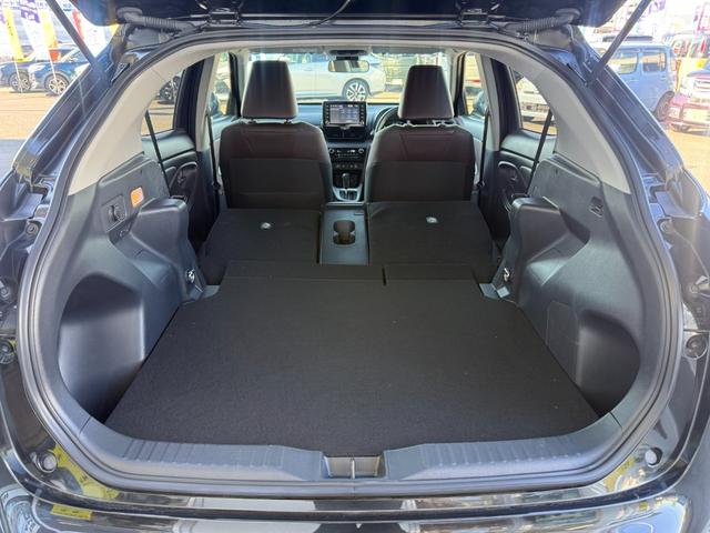 ヤリスクロス ハイブリッドZ 禁煙車 純正9インチディスプレイオーディオ 全方位カメラ ETC2.0 衝突軽減装置 車線逸脱警報 コーナーセンサー Bluetoothオーディオ 電動ハーフレザー シートヒーター LEDヘッドライト(29枚目)