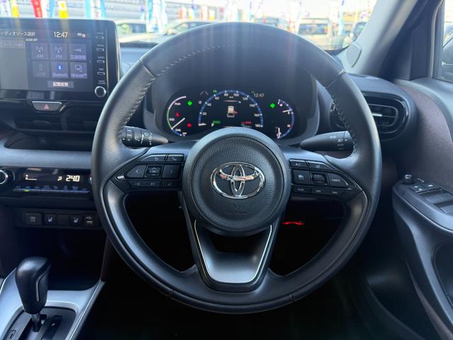 ヤリスクロス ハイブリッドZ 禁煙車 純正9インチディスプレイオーディオ 全方位カメラ ETC2.0 衝突軽減装置 車線逸脱警報 コーナーセンサー Bluetoothオーディオ 電動ハーフレザー シートヒーター LEDヘッドライト(30枚目)