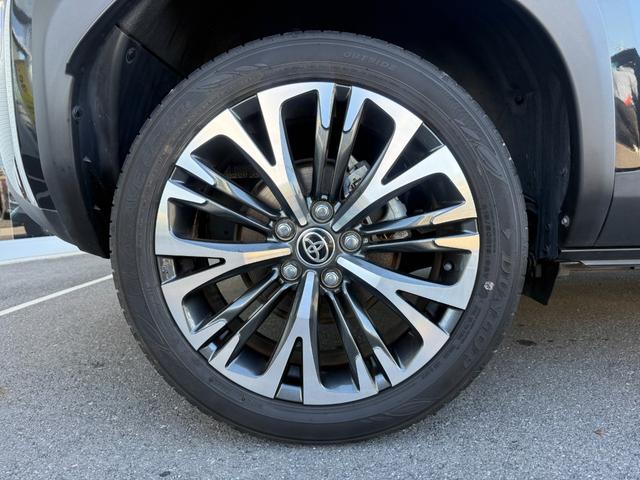 ヤリスクロス ハイブリッドZ 禁煙車 純正9インチディスプレイオーディオ 全方位カメラ ETC2.0 衝突軽減装置 車線逸脱警報 コーナーセンサー Bluetoothオーディオ 電動ハーフレザー シートヒーター LEDヘッドライト(45枚目)