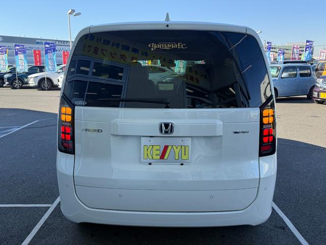 フリード ｅ：ＨＥＶエアー　ＥＸ　禁煙　純正１１．４型ナビ　両側電動スライド　バックカメラ　ＥＴＣ２．０　ＢＳＭ　衝突軽減装置　車線逸脱警報　コーナーセンサー　Ｂｌｕｅｔｏｏｔｈオーディオ　フルセグＴＶ　ＤＶＤ再生　ＬＥＤヘッドライト（19枚目）