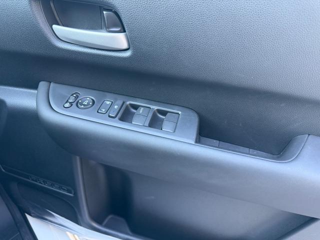 フリード ｅ：ＨＥＶエアー　ＥＸ　禁煙　純正１１．４型ナビ　両側電動スライド　バックカメラ　ＥＴＣ２．０　ＢＳＭ　衝突軽減装置　車線逸脱警報　コーナーセンサー　Ｂｌｕｅｔｏｏｔｈオーディオ　フルセグＴＶ　ＤＶＤ再生　ＬＥＤヘッドライト（37枚目）