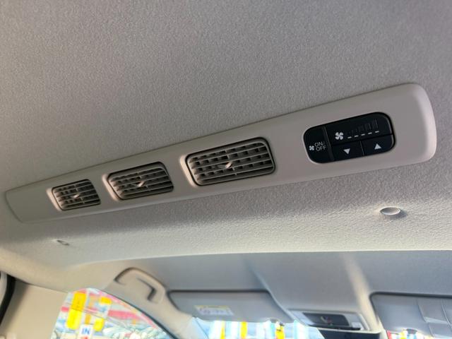 フリード ｅ：ＨＥＶエアー　ＥＸ　禁煙　純正１１．４型ナビ　両側電動スライド　バックカメラ　ＥＴＣ２．０　ＢＳＭ　衝突軽減装置　車線逸脱警報　コーナーセンサー　Ｂｌｕｅｔｏｏｔｈオーディオ　フルセグＴＶ　ＤＶＤ再生　ＬＥＤヘッドライト（39枚目）