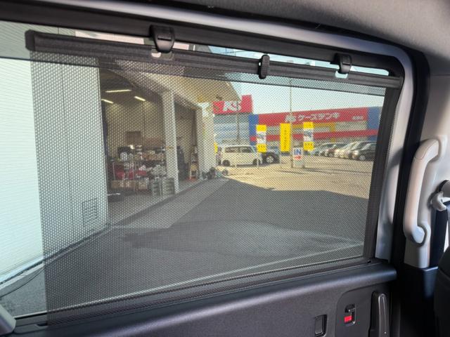 フリード ｅ：ＨＥＶエアー　ＥＸ　禁煙　純正１１．４型ナビ　両側電動スライド　バックカメラ　ＥＴＣ２．０　ＢＳＭ　衝突軽減装置　車線逸脱警報　コーナーセンサー　Ｂｌｕｅｔｏｏｔｈオーディオ　フルセグＴＶ　ＤＶＤ再生　ＬＥＤヘッドライト（41枚目）