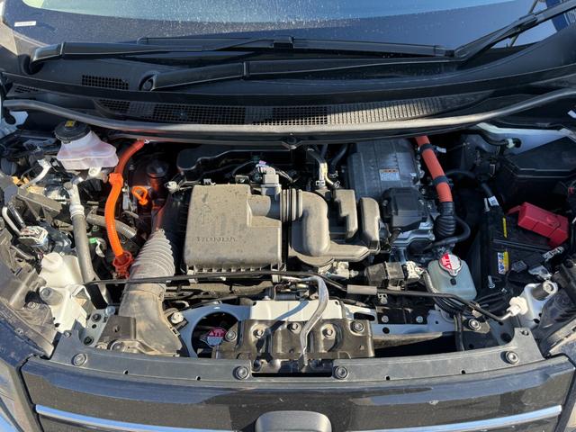 フリード ｅ：ＨＥＶエアー　ＥＸ　禁煙　純正１１．４型ナビ　両側電動スライド　バックカメラ　ＥＴＣ２．０　ＢＳＭ　衝突軽減装置　車線逸脱警報　コーナーセンサー　Ｂｌｕｅｔｏｏｔｈオーディオ　フルセグＴＶ　ＤＶＤ再生　ＬＥＤヘッドライト（44枚目）