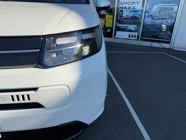 フリード ｅ：ＨＥＶエアー　ＥＸ　禁煙　純正１１．４型ナビ　両側電動スライド　バックカメラ　ＥＴＣ２．０　ＢＳＭ　衝突軽減装置　車線逸脱警報　コーナーセンサー　Ｂｌｕｅｔｏｏｔｈオーディオ　フルセグＴＶ　ＤＶＤ再生　ＬＥＤヘッドライト（45枚目）