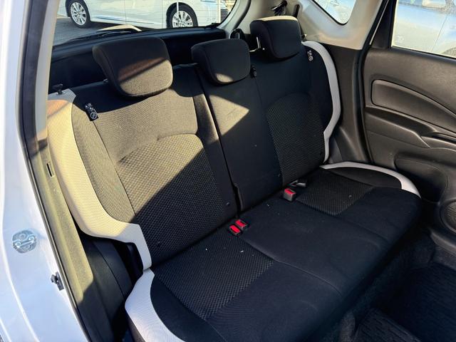 ノート ｅ－パワー　Ｘ　禁煙車　ＳＤナビ　全方位カメラ　ＥＴＣ　衝突軽減装置　車線逸脱警報　デジタルインナーミラー　コーナーセンサー　Ｂｌｕｅｔｏｏｔｈオーディオ　フルセグＴＶ　ＤＶＤ再生　ＬＥＤヘッドライト　夏冬タイヤ有（16枚目）