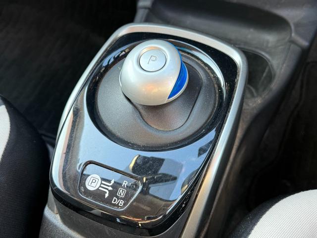 ノート ｅ－パワー　Ｘ　禁煙車　ＳＤナビ　全方位カメラ　ＥＴＣ　衝突軽減装置　車線逸脱警報　デジタルインナーミラー　コーナーセンサー　Ｂｌｕｅｔｏｏｔｈオーディオ　フルセグＴＶ　ＤＶＤ再生　ＬＥＤヘッドライト　夏冬タイヤ有（31枚目）