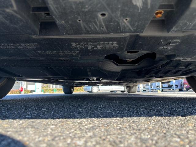 プリウス Ｇ　禁煙者　サンルーフ　メーカーＨＤＤナビ　バックカメラ　コーナーセンサー　ＥＴＣ　クルーズコントロール　Ｂｌｕｅｔｏｏｔｈオーディオ　フルセグＴＶ　ＤＶＤ再生　プッシュスタート　スマートキー　純正アルミ（44枚目）