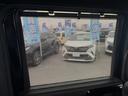 【ロールサンシェード】車内への直射日光の差し込みをやわらげます。