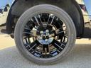 ブラックエディション　登録済未使用車　４ＷＤ　ターボ　両側電動スライド　電動リヤゲート　全方位カメラ　電動サイドステップ　衝突軽減装置　車線逸脱警報　ＢＳＭ　コーナーセンサー　追従クルコン　黒革電動シート　１００Ｖ電源（50枚目）
