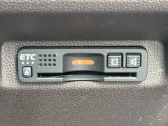 【ＥＴＣ車載器】有料道路の料金所で、停車することなく通過できます。一般道と高速道路のアクセスが格段によくなるスマートIntercoolerも利用可能！ 7