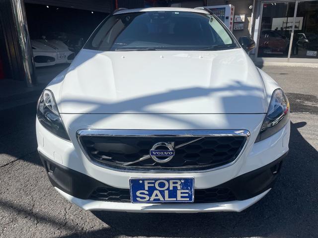 Ｖ４０ クロスカントリー　Ｔ５　ＡＷＤ　レザーシート／シートヒーター／ＴＶ／ＥＴＣ／Ｂｌｕｅｔｏｏｔｈ／ルーフレール（2枚目）