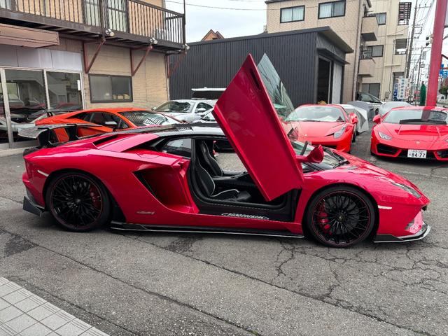 アヴェンタドール S 4WD/正規ディーラー車/リープデザインカーボンエアロ/パワークラフトマフラー/Fリフター/ガラスエンジンフード/センターロック20AW/バックカメラ/デジタルインナーミラー/ETC/記録簿/禁煙車(9枚目)