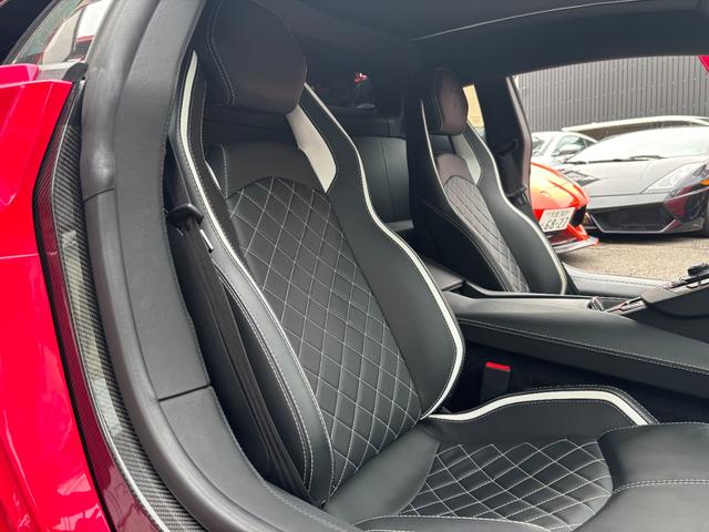 アヴェンタドール S 4WD/正規ディーラー車/リープデザインカーボンエアロ/パワークラフトマフラー/Fリフター/ガラスエンジンフード/センターロック20AW/バックカメラ/デジタルインナーミラー/ETC/記録簿/禁煙車(19枚目)