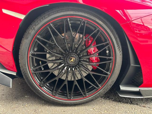 アヴェンタドール S 4WD/正規ディーラー車/リープデザインカーボンエアロ/パワークラフトマフラー/Fリフター/ガラスエンジンフード/センターロック20AW/バックカメラ/デジタルインナーミラー/ETC/記録簿/禁煙車(34枚目)