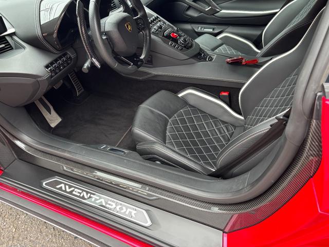 アヴェンタドール S 4WD/正規ディーラー車/リープデザインカーボンエアロ/パワークラフトマフラー/Fリフター/ガラスエンジンフード/センターロック20AW/バックカメラ/デジタルインナーミラー/ETC/記録簿/禁煙車(36枚目)