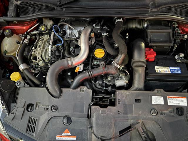 ルーテシア ルノースポール トロフィー 正規ディーラー車/220PSターボ/6AT/純正18インチアルミ/パドルシフト/ディスプレイオーディオ/クリアランスソナー/クルーズコントロール/ETC/ドラレコ/カードキー/記録簿/禁煙車(8枚目)