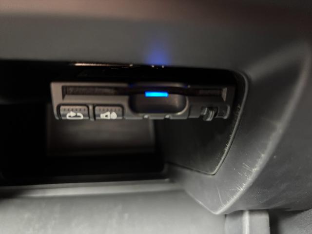 ルーテシア ルノースポール トロフィー 正規ディーラー車/220PSターボ/6AT/純正18インチアルミ/パドルシフト/ディスプレイオーディオ/クリアランスソナー/クルーズコントロール/ETC/ドラレコ/カードキー/記録簿/禁煙車(16枚目)