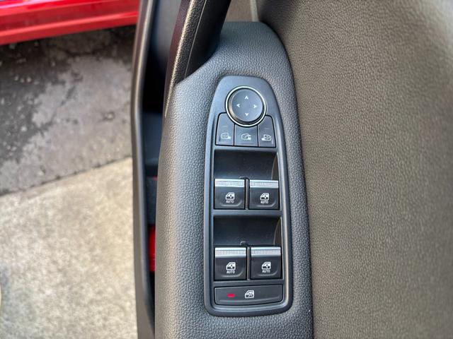 お買い得車入庫しました！！無事故車専門店！！高品質なお車を格安でご提供致します！！程度重視の品揃えを厳しいプロの目で行っており、在庫に自信があります！！お問い合わせは「０４２−７０５−４８８９」