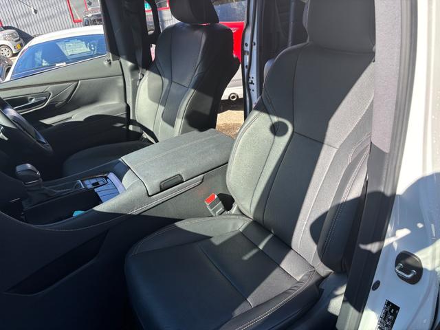 アルファード Z 左右独立ムーンルーフ/両側パワースライドドア/デジタルインナーミラー/パノラミックビューモニター/純正ナビリアモニター/シート・ハンドルヒーター/黒革調シート/ドラレコ/ETC2.0/記録簿/禁煙車(25枚目)